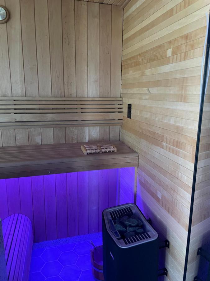 Above And Beyond - Luxe Suite Met Sauna En Stoomdouche Zaandam Kültér fotó