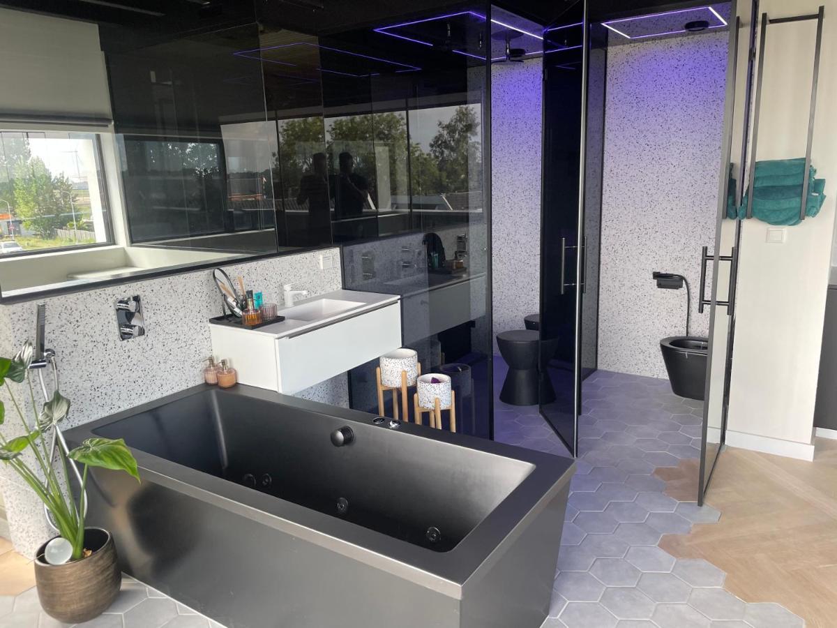 Above And Beyond - Luxe Suite Met Sauna En Stoomdouche Zaandam Kültér fotó