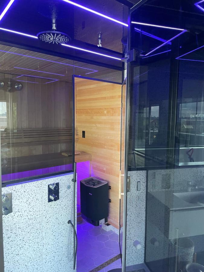 Above And Beyond - Luxe Suite Met Sauna En Stoomdouche Zaandam Kültér fotó
